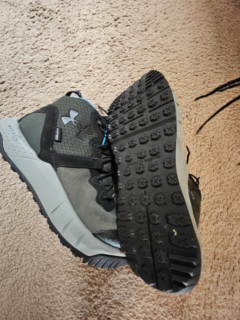 Under Armour Men's Green and Black Trail Training Shoes with Blue Accents
